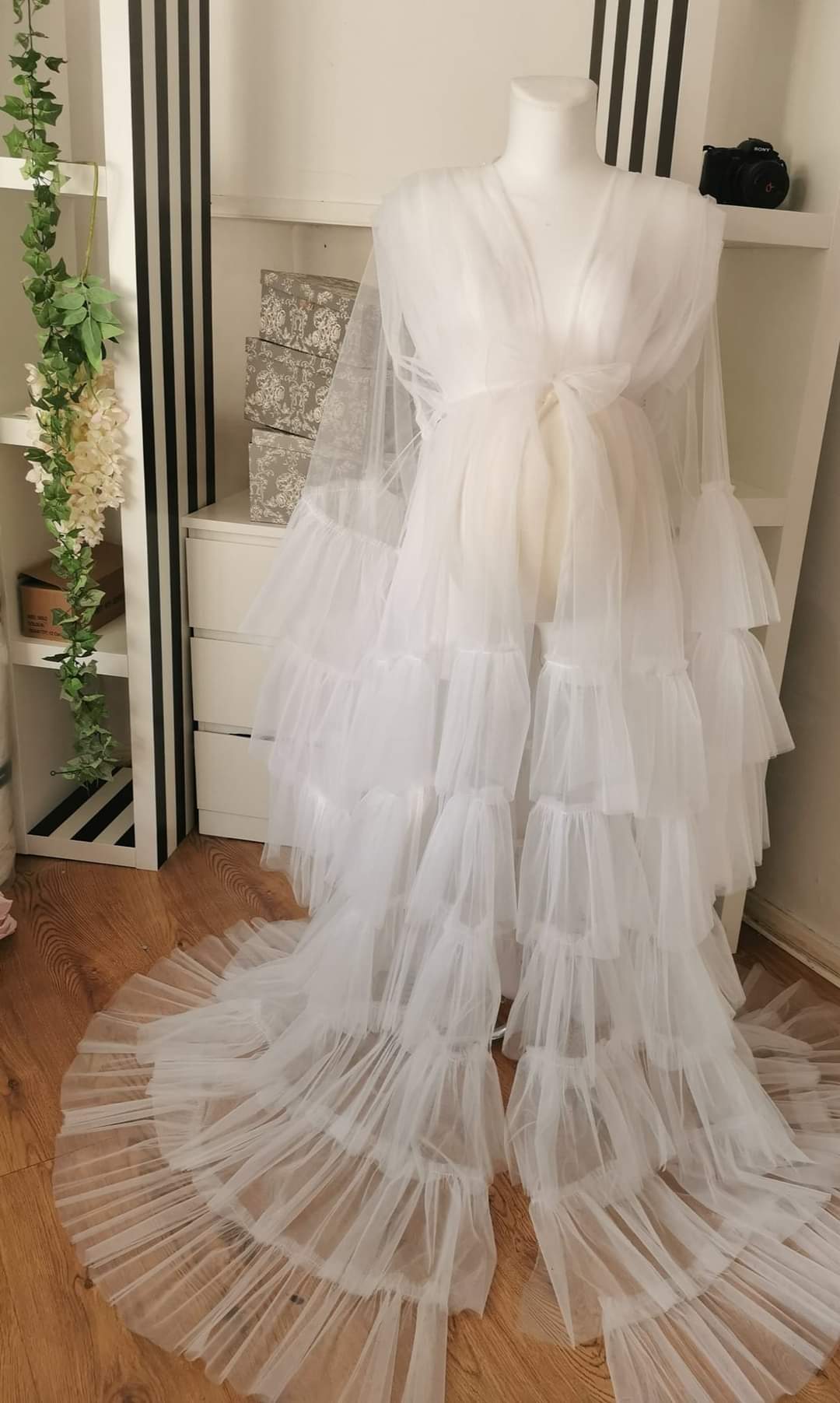 bialy plaszcz bez puf